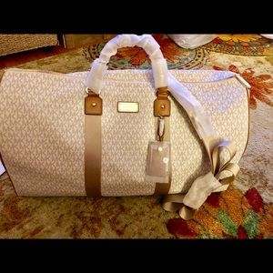 MICHAEL KORS  Vanilla/ Acorn weekend / travel bag